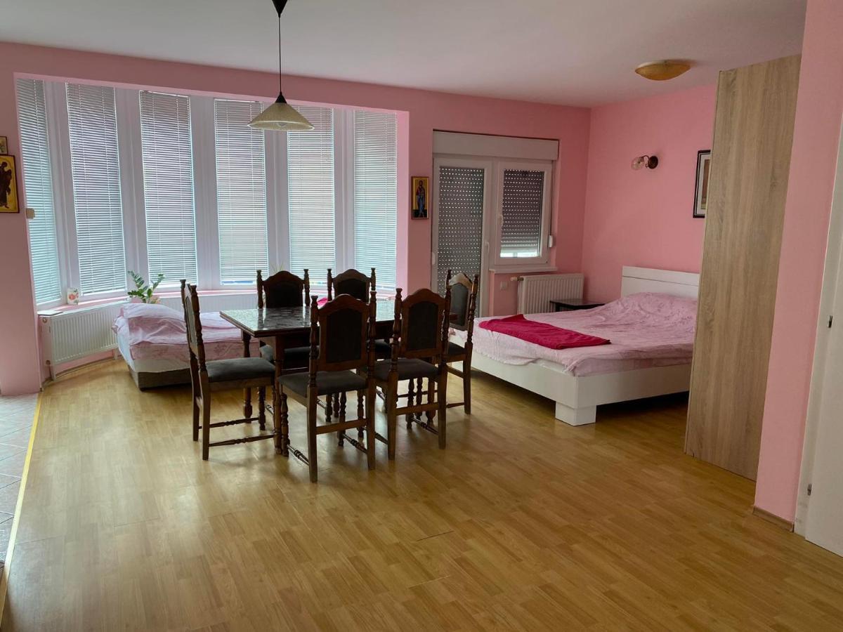 Guest House Trajkovic Jagodina Exterior photo